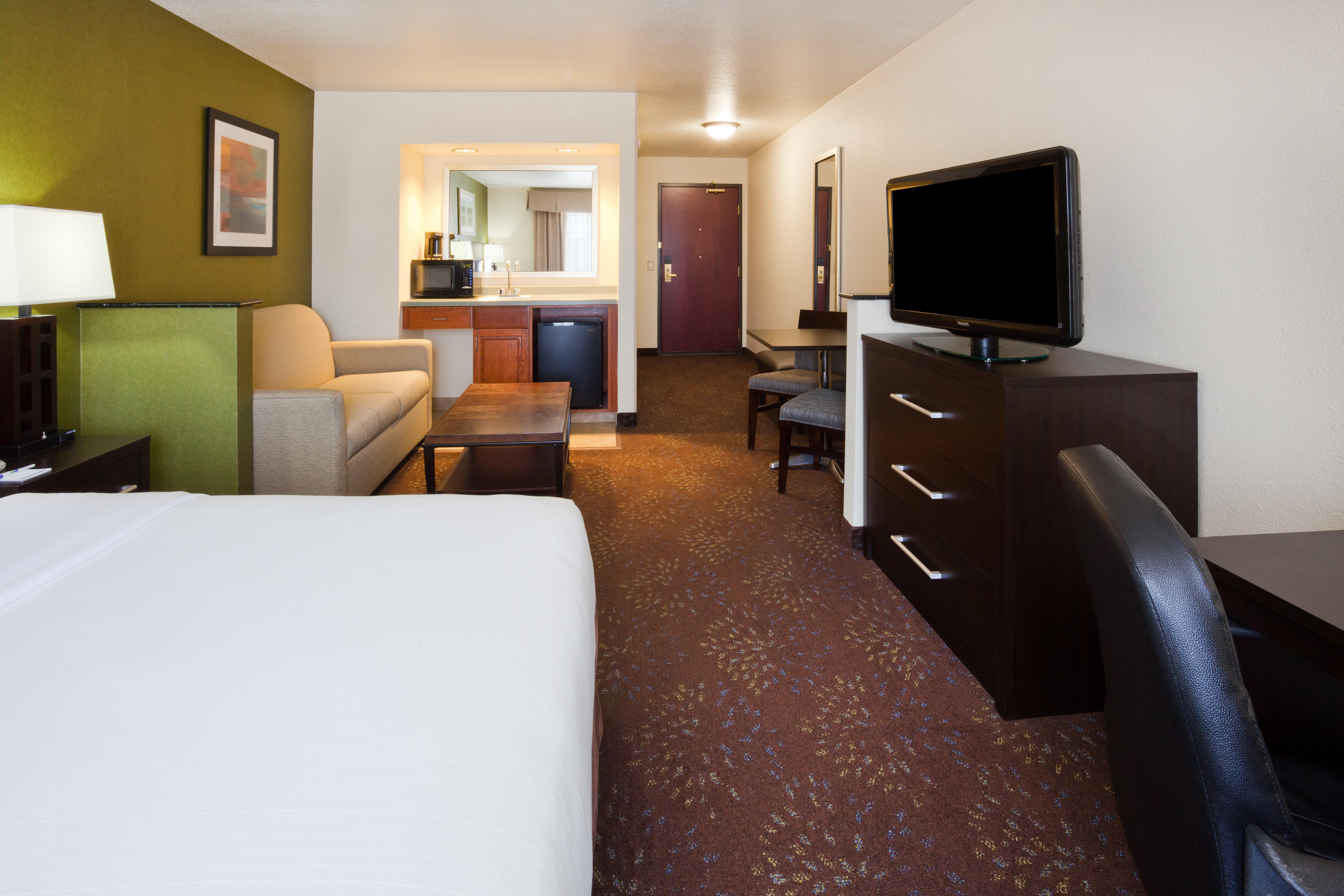 Holiday Inn Express & Suites Aberdeen By Ihg Exterior photo