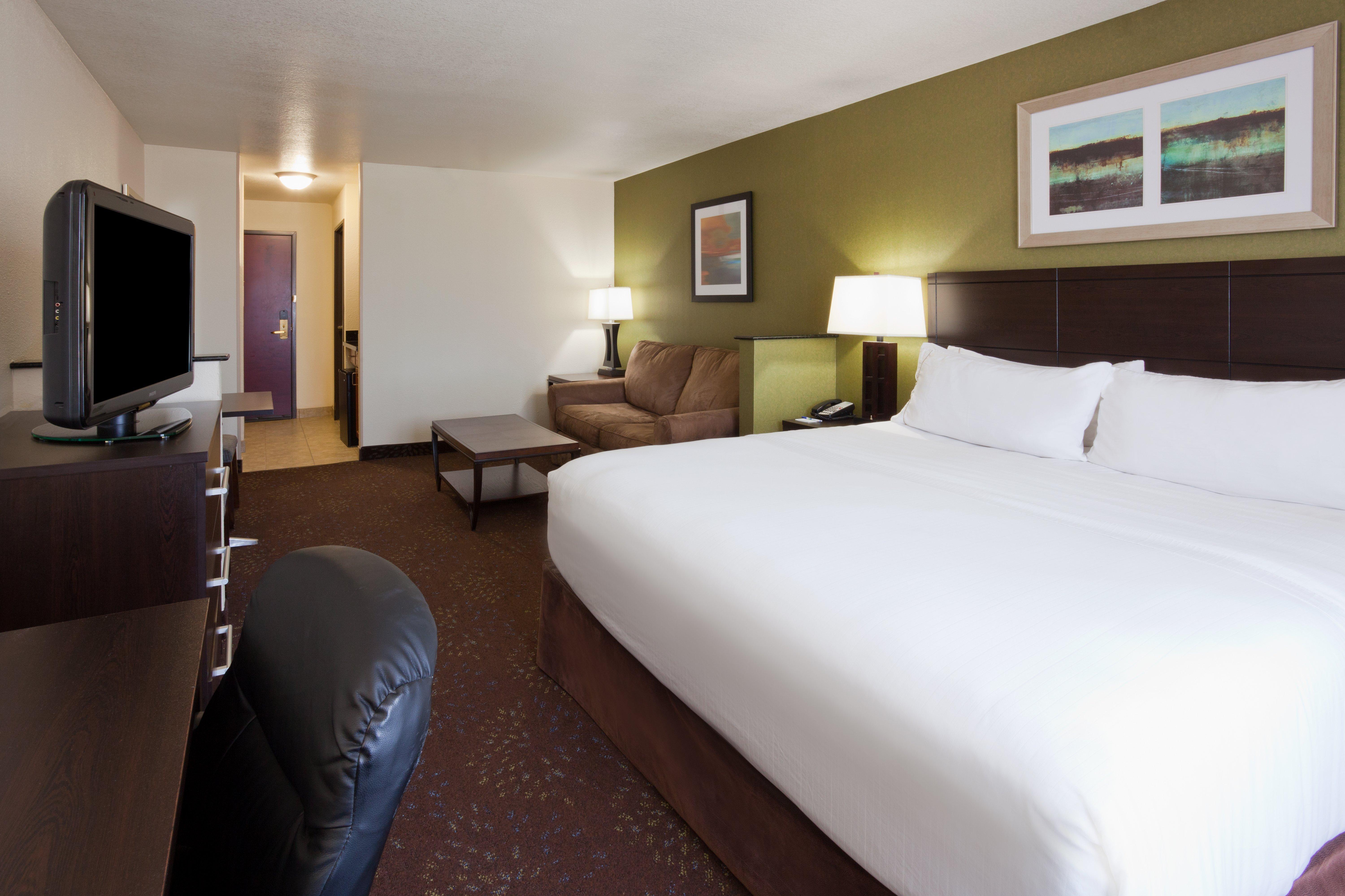 Holiday Inn Express & Suites Aberdeen By Ihg Exterior photo